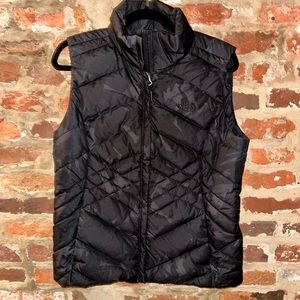 Women’s Camo North Face Vest - M (like new)